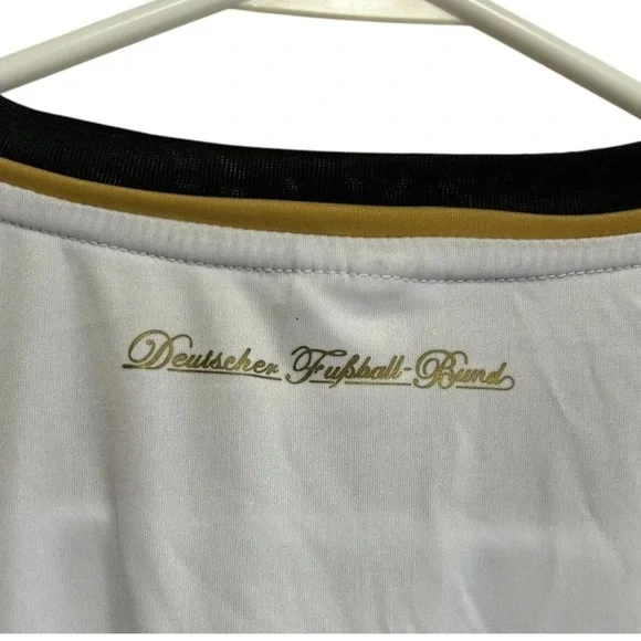 Deutscher Fussball-bund Soccer Jersey Size Large Podolski #20 2010 World Cup - Picture 5 of 7